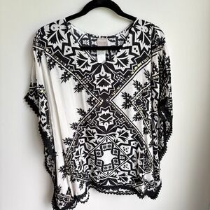 Chico's Printed Lace Poncho S/M Boho Black White Sequin Geometric‎ Top NEW